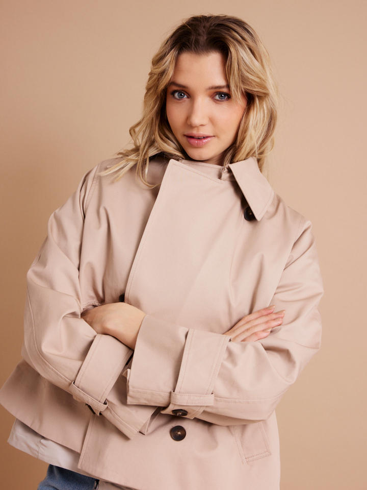 Dames shop the look van American Vintage, Numph, Selected, Ellen Beeckmans, Withblack en Posa Zomer 2026 shoot 1