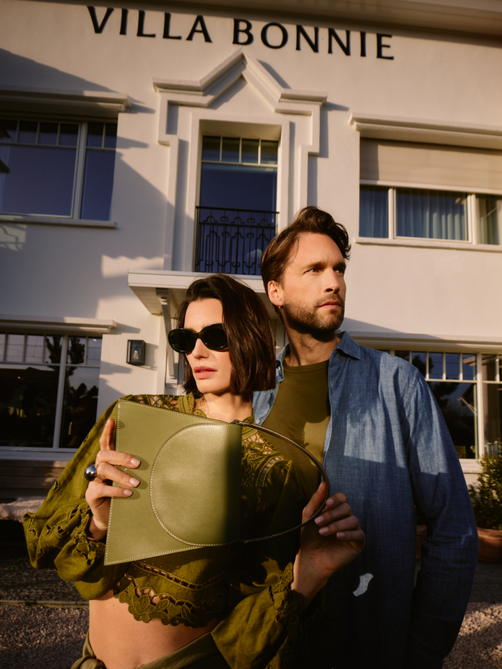 Dames shop the look van Komono, Laurence Delvallez, Rotta, Noir 'n' Blue, Zarina Rouge, Farm Rio, HAN en Xirena Zomer 2026 Villa Bonnie