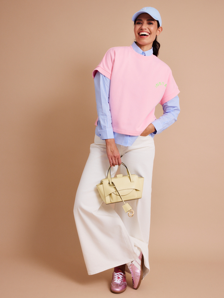 Dames shop the look van Blue Bay, Brax, Ralph Lauren, Signe Nature en Hidesins Zomer 2026 shoot 1