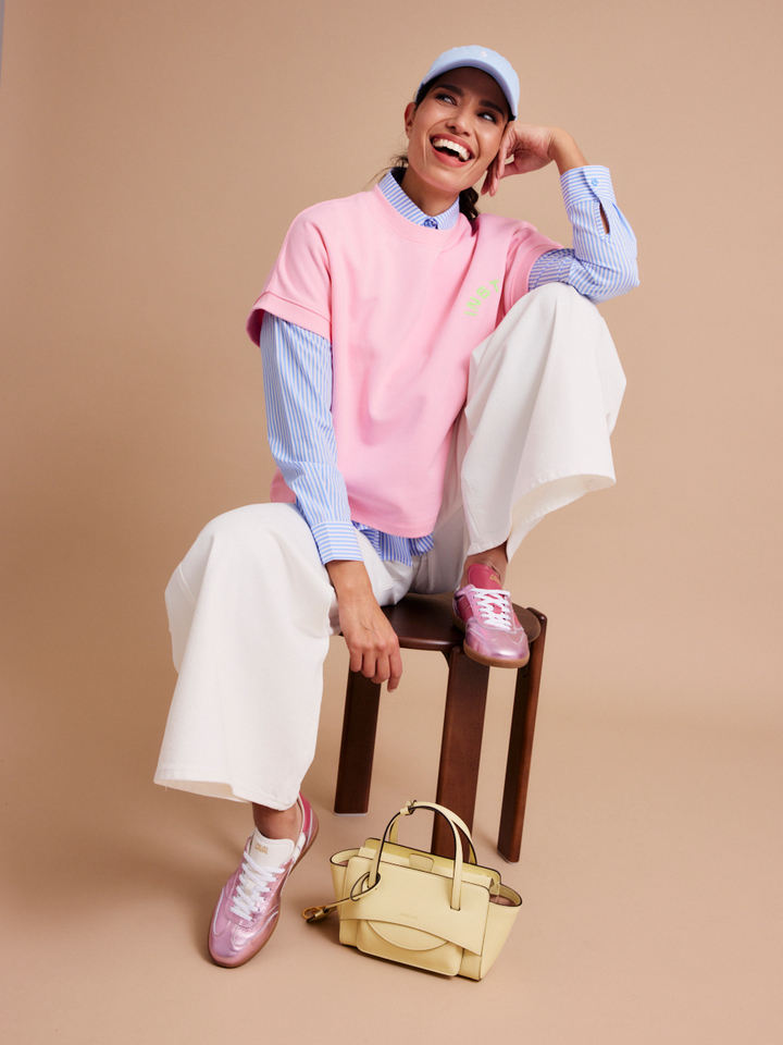 Dames shop the look van Blue Bay, Brax, Ralph Lauren, Signe Nature en Hidesins Zomer 2026 shoot 1